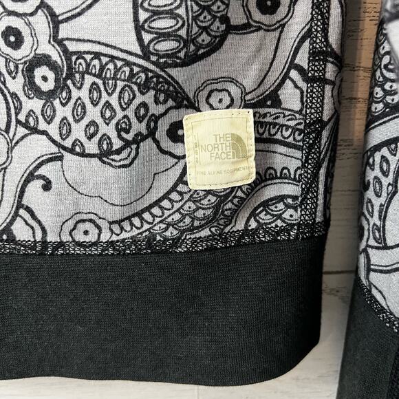 The North Face Printed Pullover V Neck Hoodie Size L - Picture 3 of 9